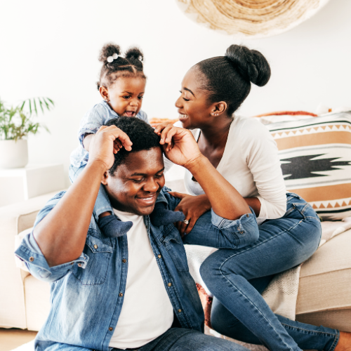 Familia feliz na ADVSeguros